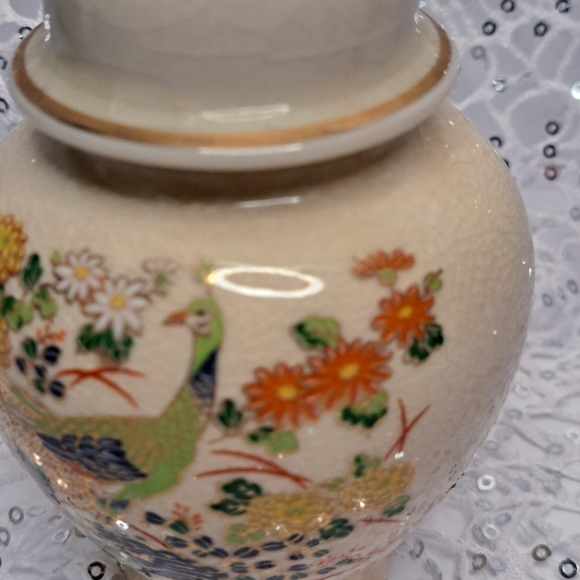 Small Japanese jar. 2 peacocks - Picture 3 of 6